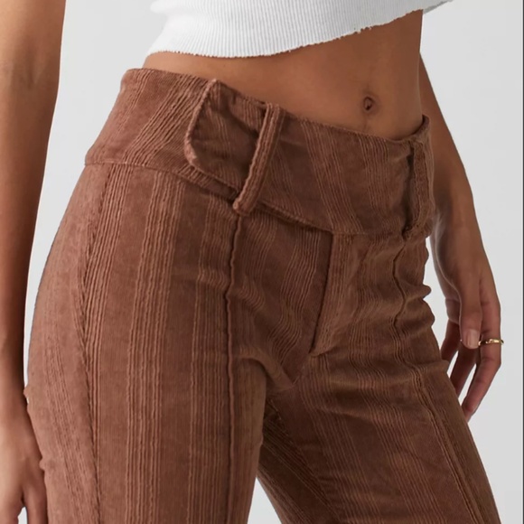 UO Tony Corduroy Belt Flare Pant - Picture 3 of 4